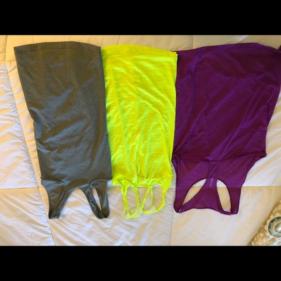 Nike Tanks and Sports Bras - Picture 4 of 5